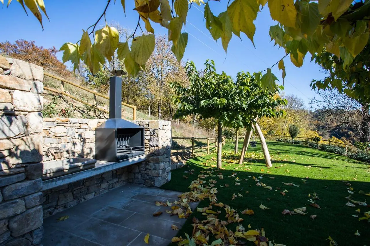 El Serradell Agroturisme Sant Joan de les Abadesses 0*,
