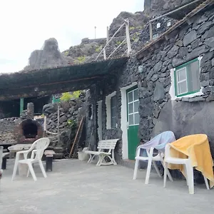 https://casita-pajero-en-el-pozo-de-las-calcosas-el-hierro.in-canary-islands.com